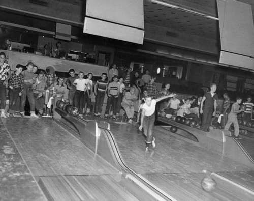 Carrier boys hold bowling party