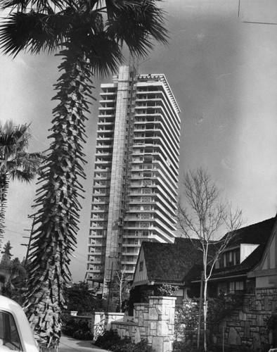 Construction of Sierra Tower, Sunset Boulevard