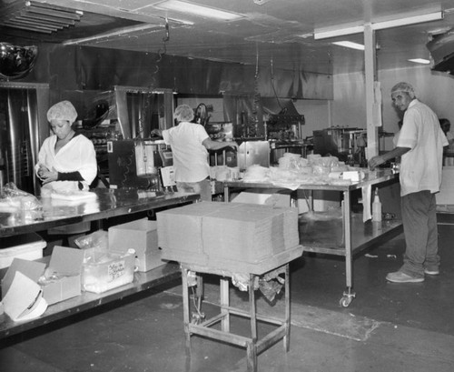 Bagging tortillas, La Fortaleza, Inc