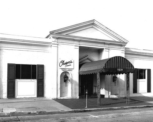 Chasen's prior to demolition, front exterior