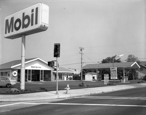 Mobil Service Station on Arlington Avenue