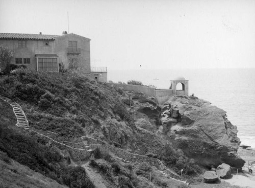 House on a cliff in Dana Point