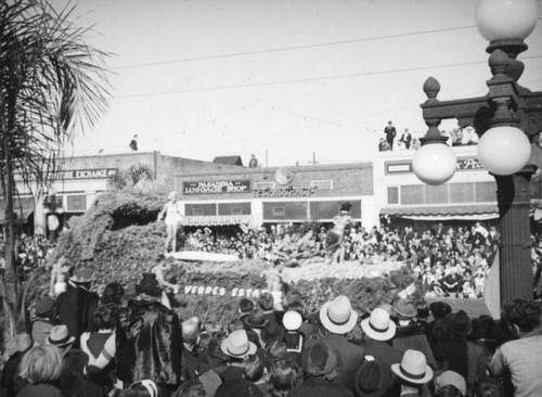 Palos Verdes Estates float, 1938 Rose Parade