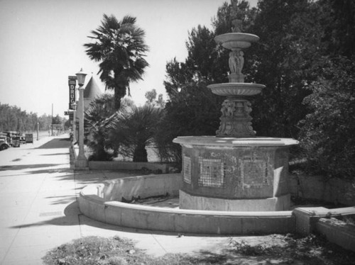 Girard fountain and street