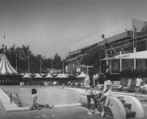 Swimming pool at the Beverly Hills Hotel