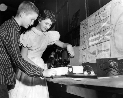 Students' science display at Walter Reed Jr. High — Calisphere