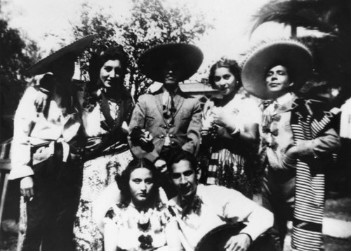 Mexican Americans dressed for 16th of September