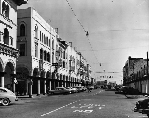 Windward Avenue, Venice