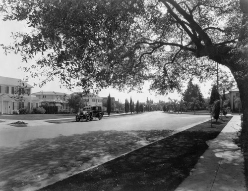 Oak Knoll Ave. in Pasadena