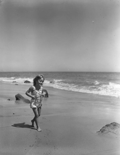 Children at the beach, view 6