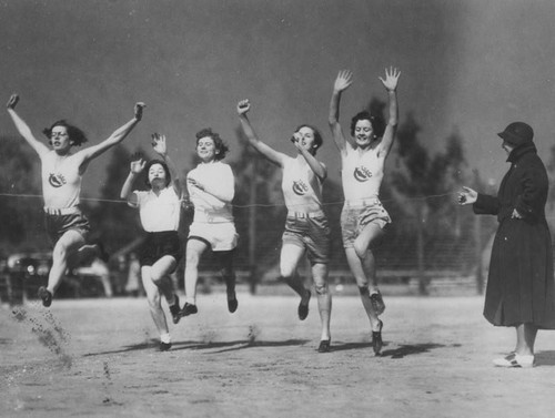 L. A. Athletic Club women runners