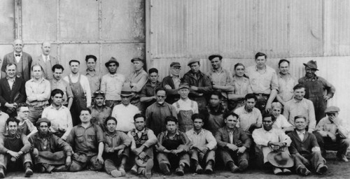 Employees at the Electric Manufacturing Co