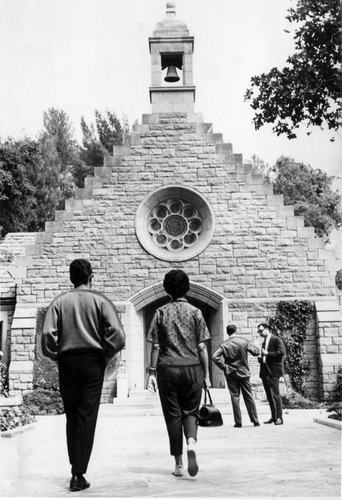 Forest Lawn ranks high as tourist attraction