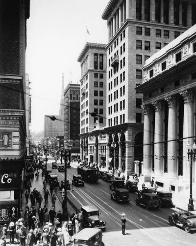 6th Street looking west