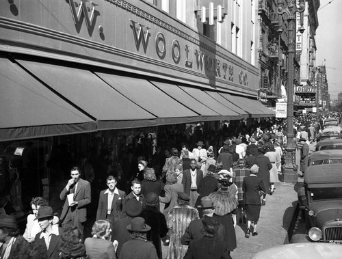 Crowds on Broadway