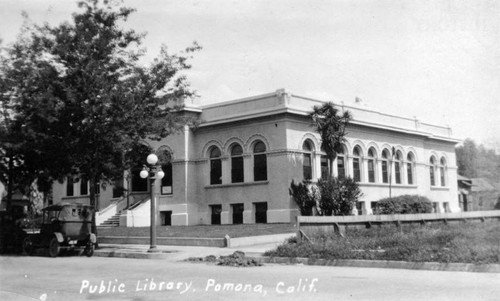 Public library Pomona Cal