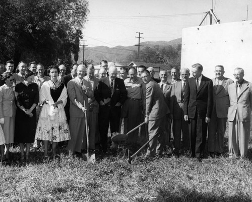 New San Fernando branch bank under way