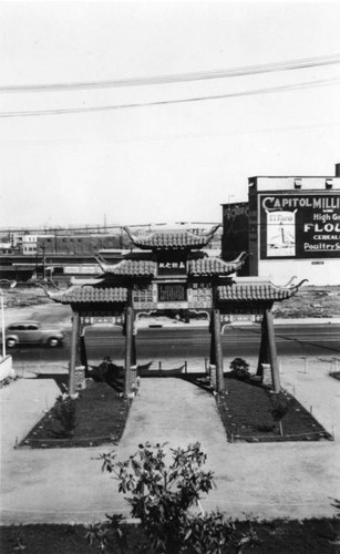 Gateway to Chinatown