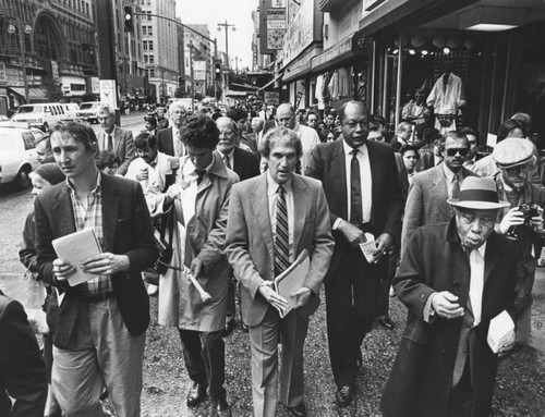 Mayor Bradley takes a walking tour of Broadway