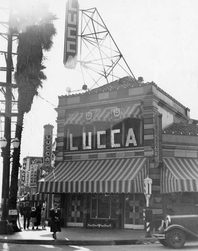 Lucca Cafe, exterior