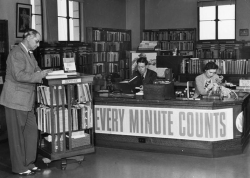 Municipal Reference Library, reference desk