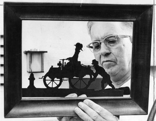 Burbank man shows 20-mule team-complete with borax load