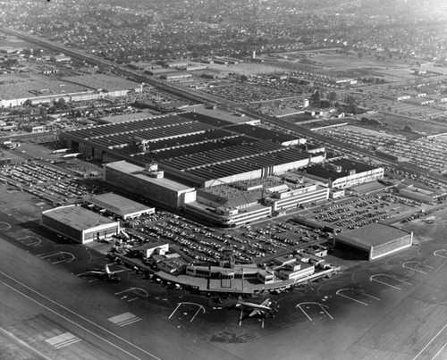 United Airport in Burbank, aerial