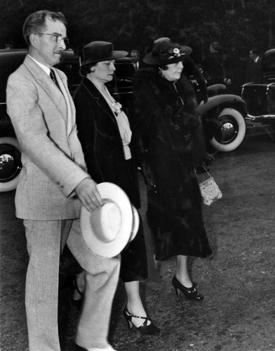 Jean Harlow's father at daughter's funeral