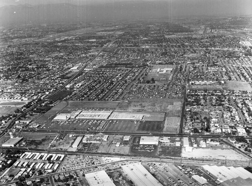 Stonewood Center, Firestone Boulevard, looking north