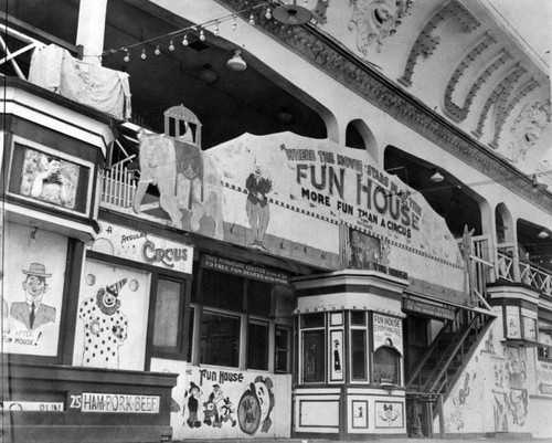 Venice amusement park Fun House