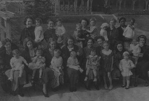 Roosevelt High School alumnae, group photo