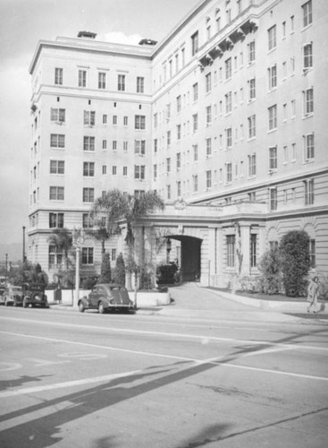 St. Vincent's Hospital porte cochere