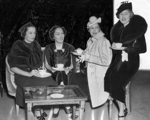 Gloria Swanson at tea