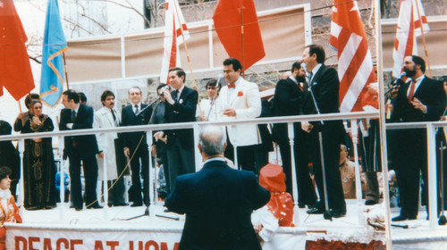 Turkish Americans gather on a parade float