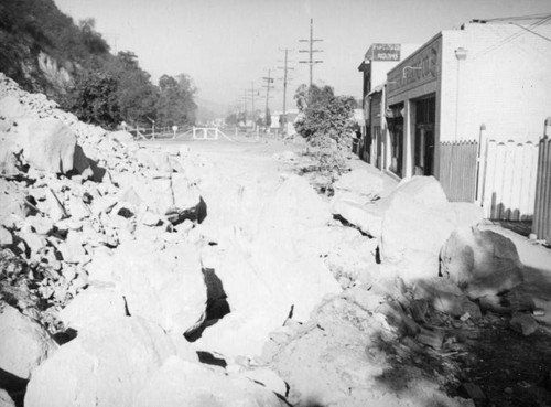 Elysian Park landslide on Riverside Drive 900 block