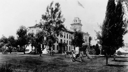 St. Vincent's College, 6th and Hill streets