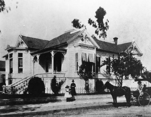 House at 8th & Broadway