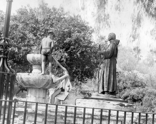 Mission fountain helps beat heat