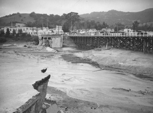 L.A. River flooding, Universal City, Lankershim bridge washed out