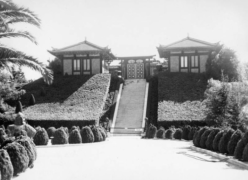 Hill Top House in Bernheimer Garden