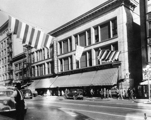 Grand Central Market on Broadway