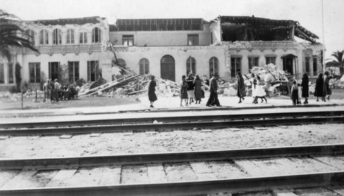 Damaged city hall, Compton