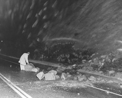 Rock slide, Cahuenga Pass Freeway US Highway 101