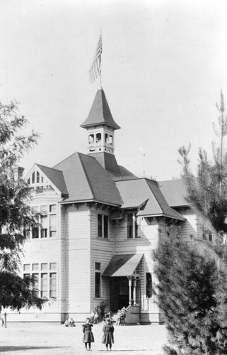 Garfield School in Alhambra