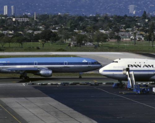 KLM DC-10 preparing for takeoff at LAX