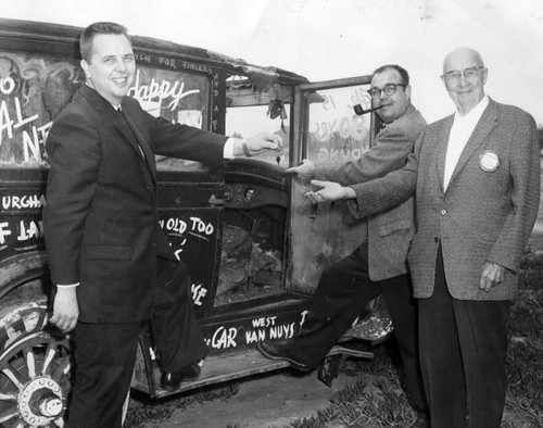 Oldest Rotary member given old car