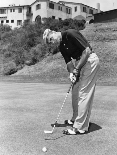 Sam Snead putting