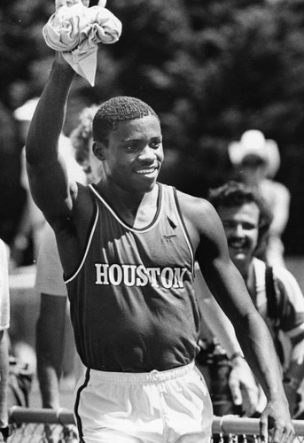 Long jumper Carl Lewis