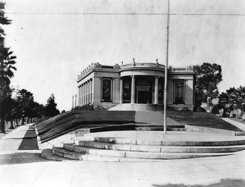 View of the Arroyo Seco Branch Library