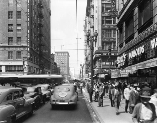 Traffic on 5th Street at Broadway